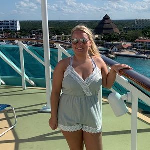 Meet your Posher, Kayla